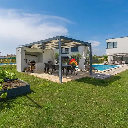 Villa Petra Villa