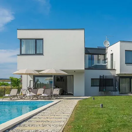 Villa Petra