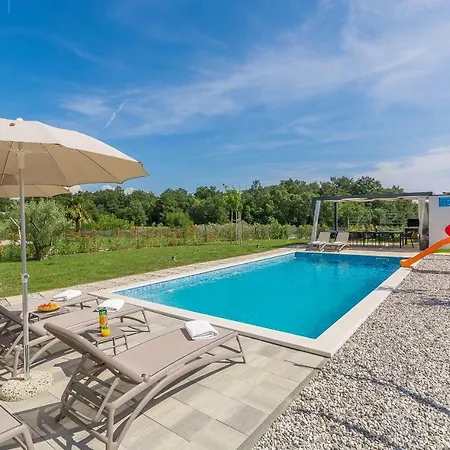 Βίλα Villa Petra *